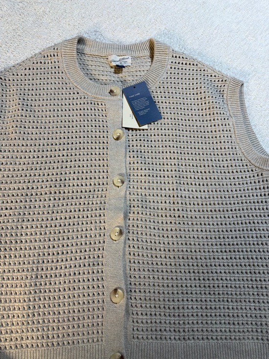 Beige Knit Sweater Vest Button Front Neutral Layering NWT - Picture 3 of 4